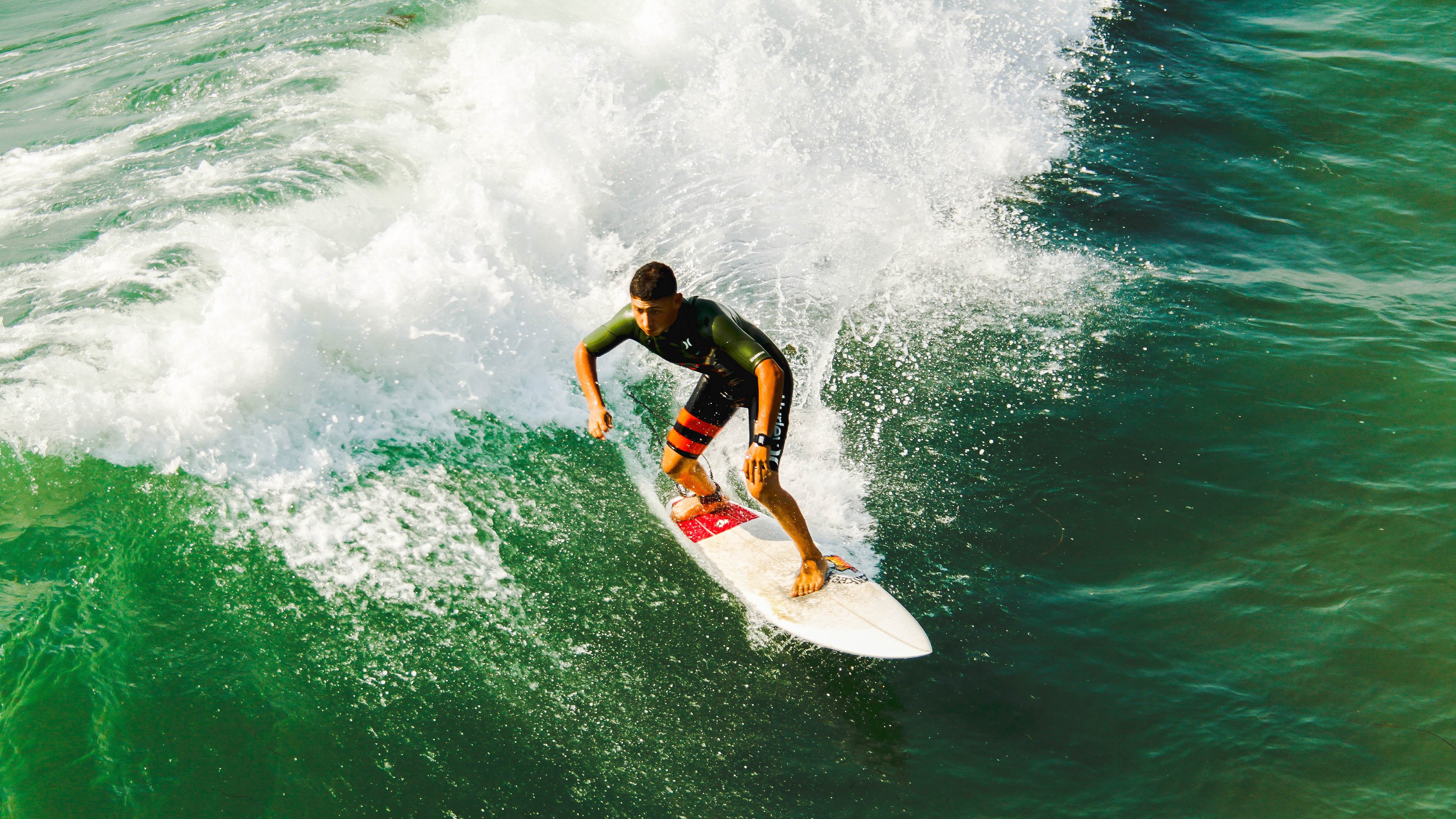 巴萨中场调整见成效,哈维战术再获验证,巴萨已开启与哈维的谈判